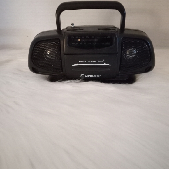 Mini "Boom Box" AM/FM Radio - Picture 3 of 4